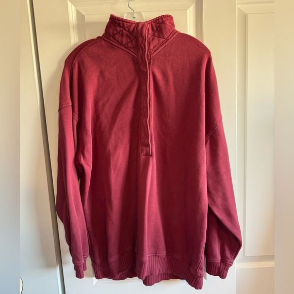 Aerie Quarter Snap Oversized fleece sweatshirt in deep cherry color - Picture 7 of 9